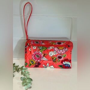 NWOT Vera Bradley Wallet Wristlet Colorful Vibrant Long Lasting Wallet 7.5" Long